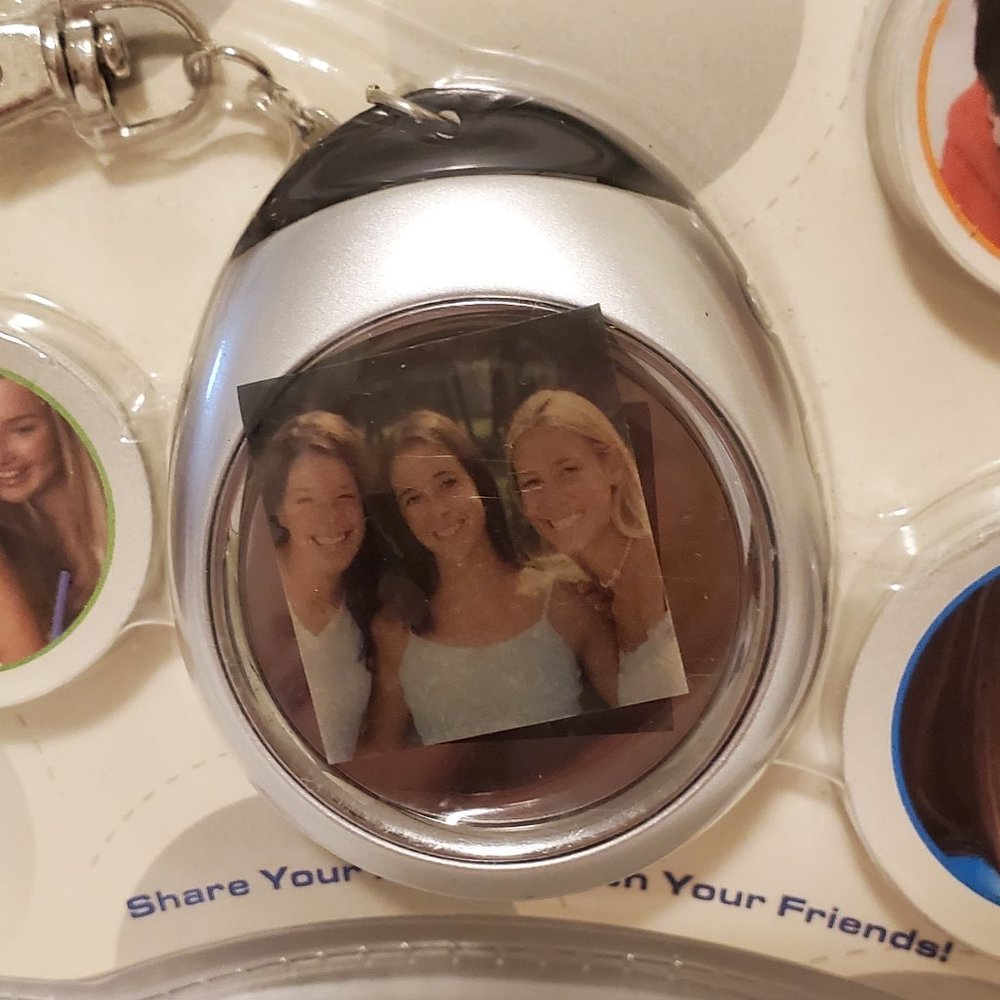 Digital Photo Keychain - Picture 2 of 4
